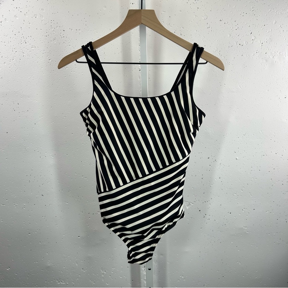 Land Ends Women's Black Striped One-Piece Swimsuit 6P - Picture 2 of 7